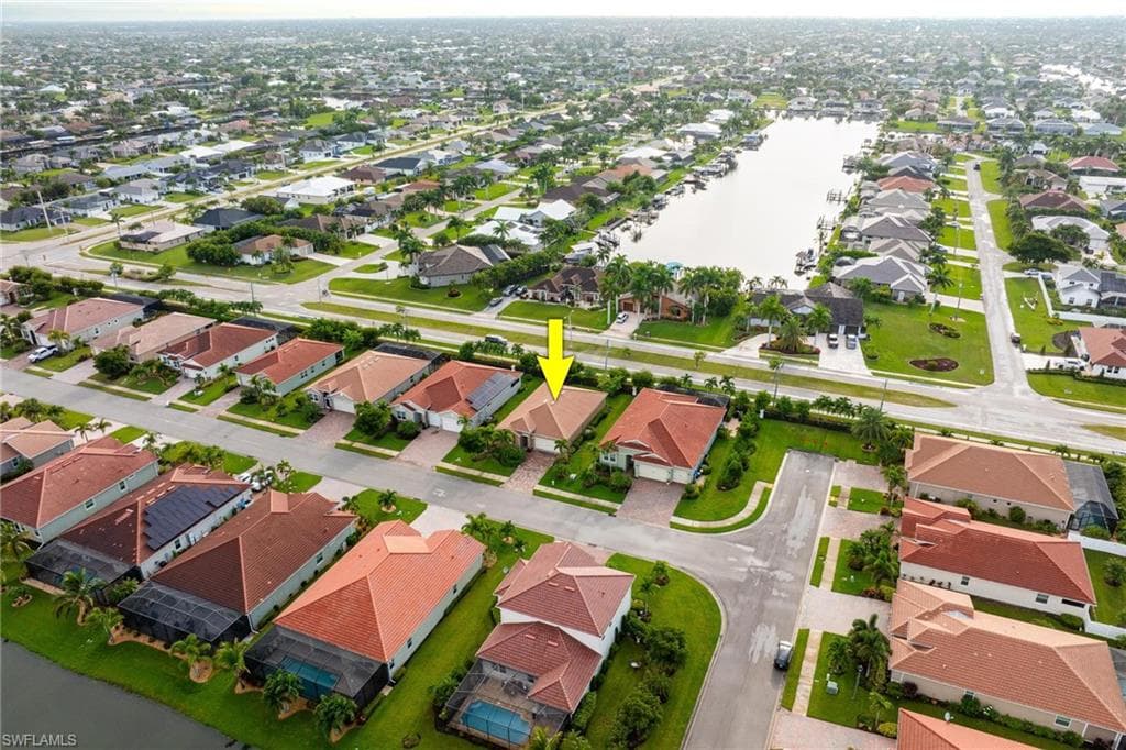 2899 Sunset Pointe CIR, CAPE CORAL FL 33914-35