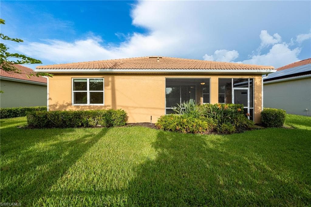 2899 Sunset Pointe CIR, CAPE CORAL FL 33914-29