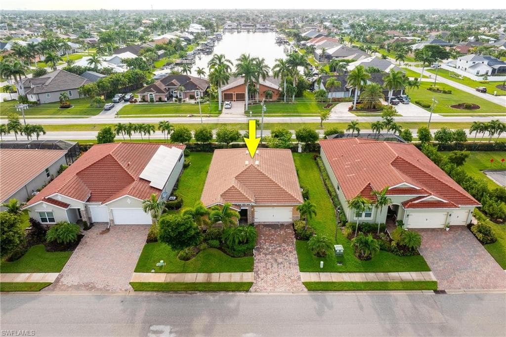 2899 Sunset Pointe CIR, CAPE CORAL FL 33914-37