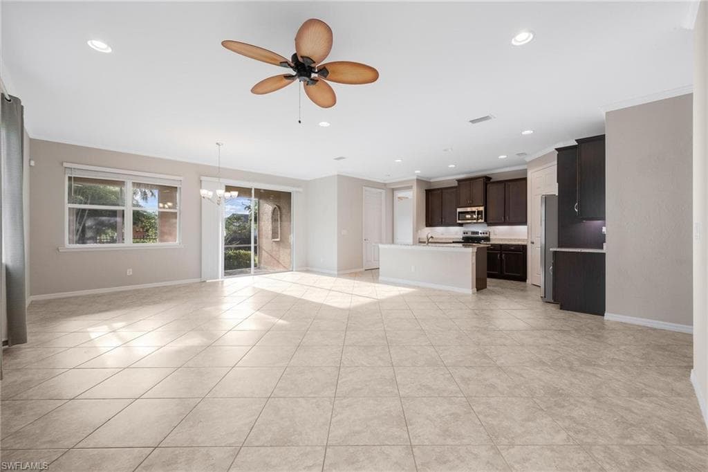 2899 Sunset Pointe CIR, CAPE CORAL FL 33914-9