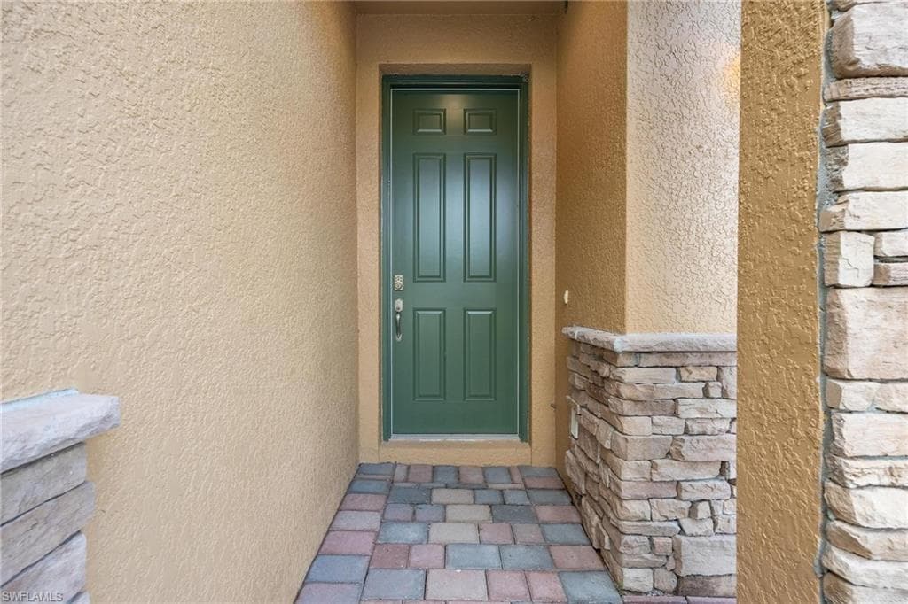 2899 Sunset Pointe CIR, CAPE CORAL FL 33914-30
