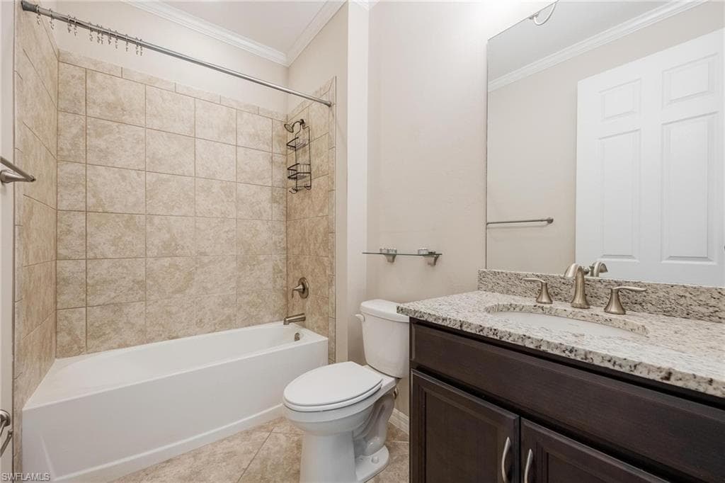 2899 Sunset Pointe CIR, CAPE CORAL FL 33914-24