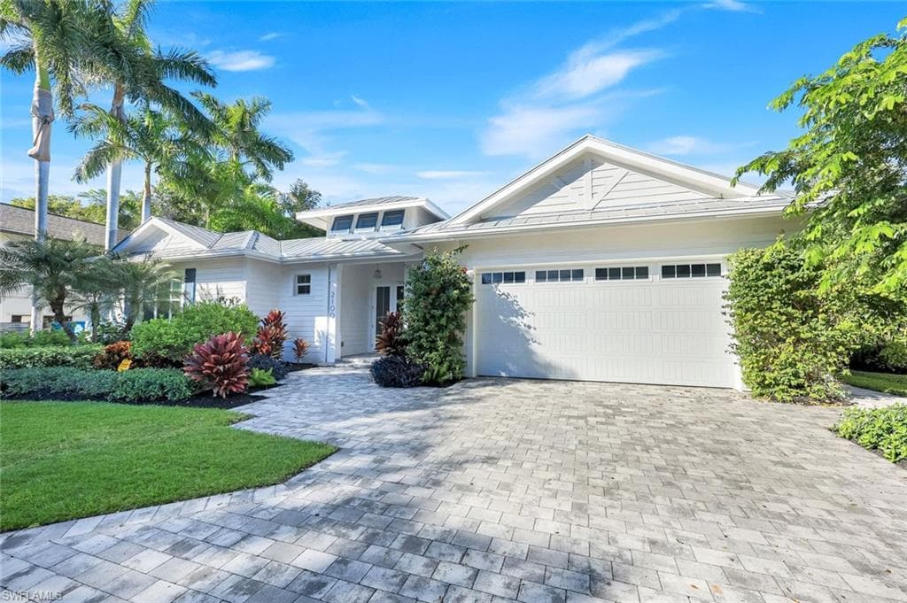 2100 Curtis ST, NAPLES FL 34112-26