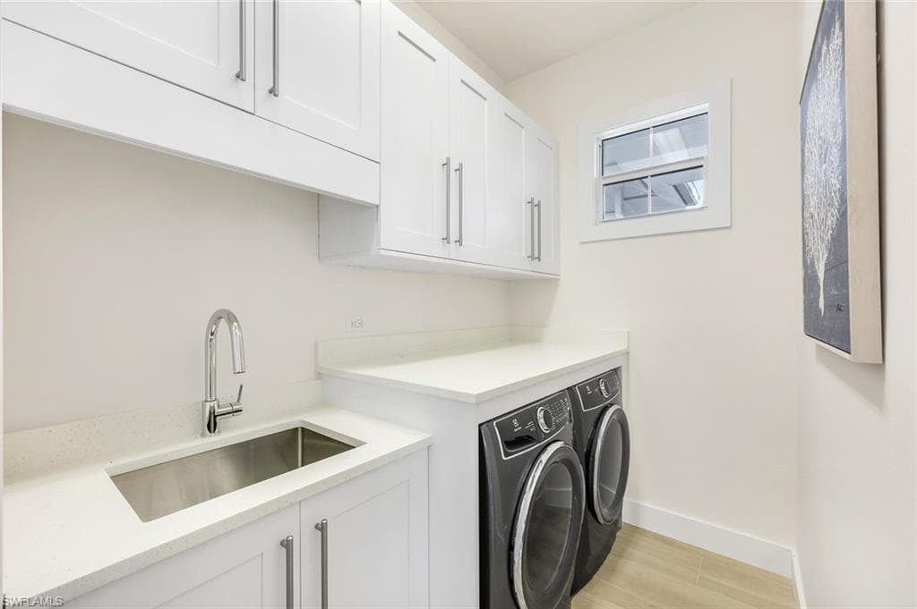 2100 Curtis ST, NAPLES FL 34112-19