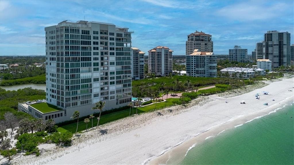 10 Seagate DR # 10N, NAPLES FL 34103-22