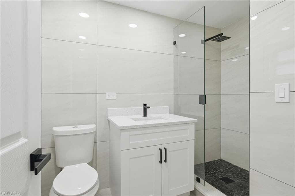 1560 Ricardo AVE, FORT MYERS FL 33901-22