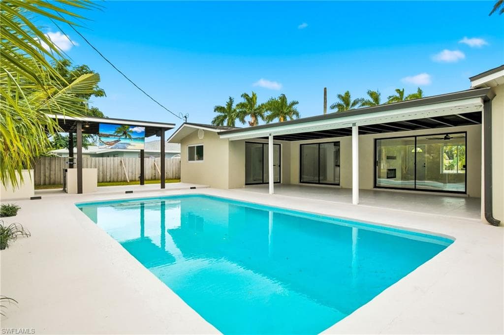 1560 Ricardo AVE, FORT MYERS FL 33901-26