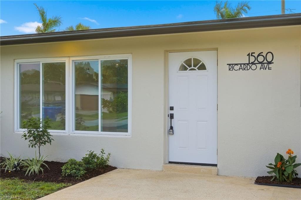 1560 Ricardo AVE, FORT MYERS FL 33901-2
