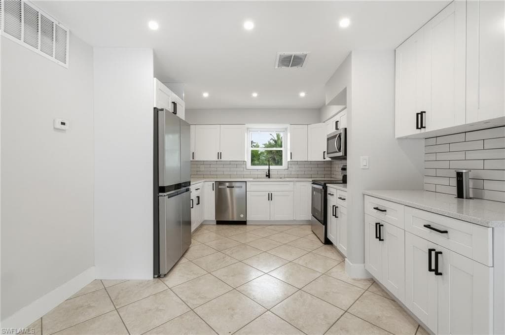 1560 Ricardo AVE, FORT MYERS FL 33901-8