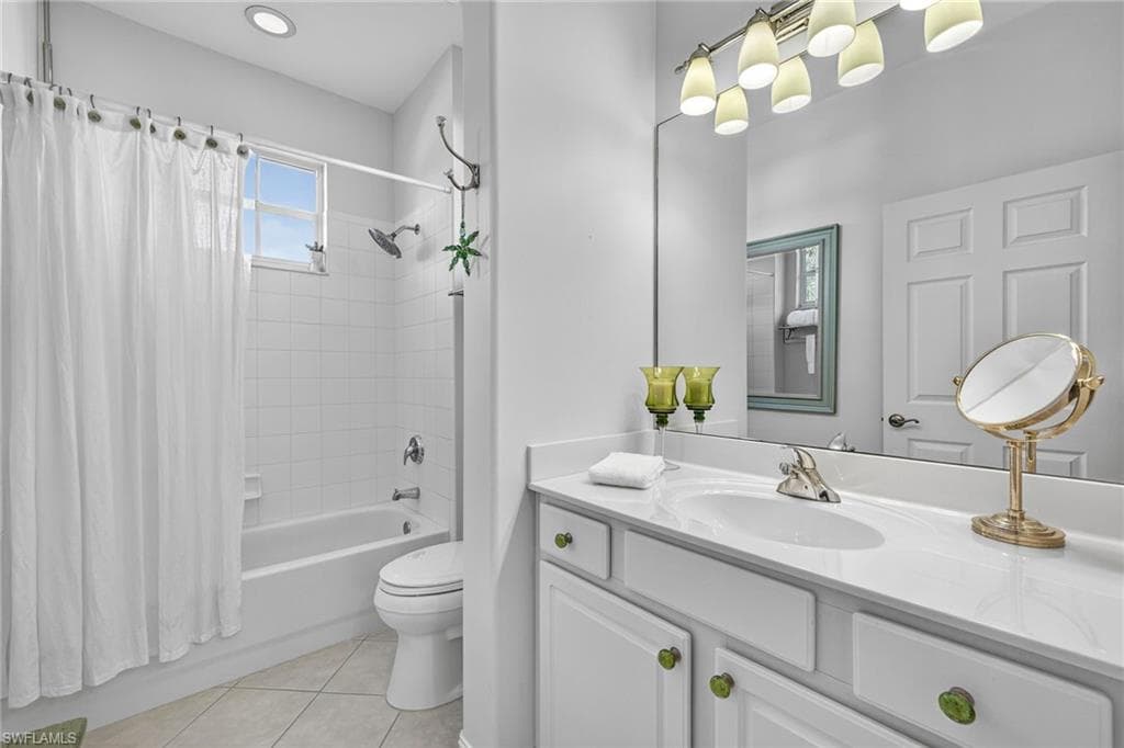 20935 Island Sound CIR # 201, ESTERO FL 33928-21