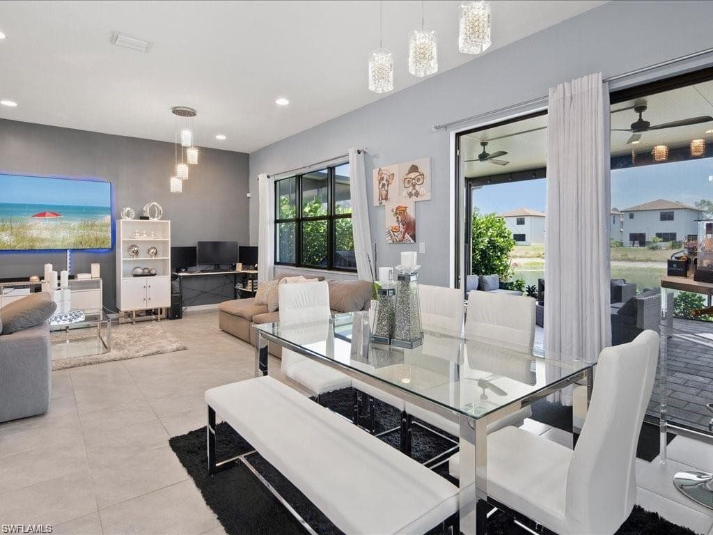 8812 Madrid CIR, NAPLES FL 34104-4