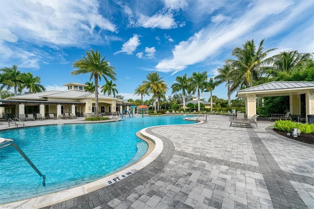 1996 Parson ST, NAPLES FL 34120-43