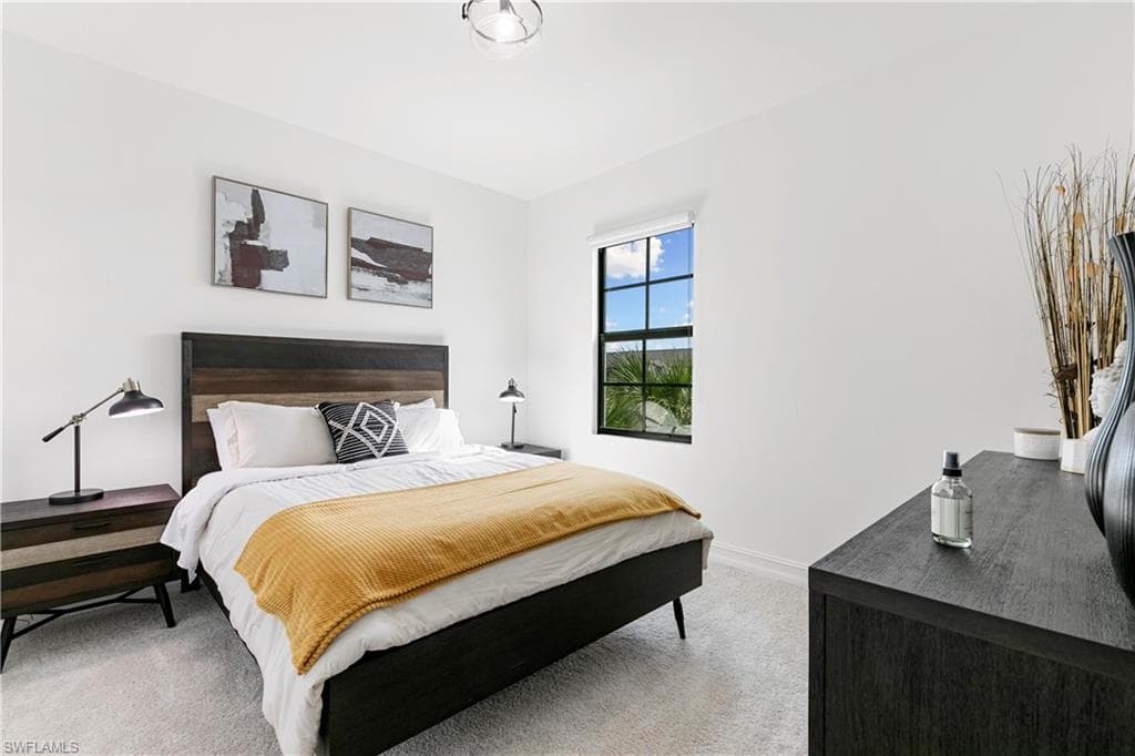 7578 Rockefeller DR, NAPLES FL 34119-26