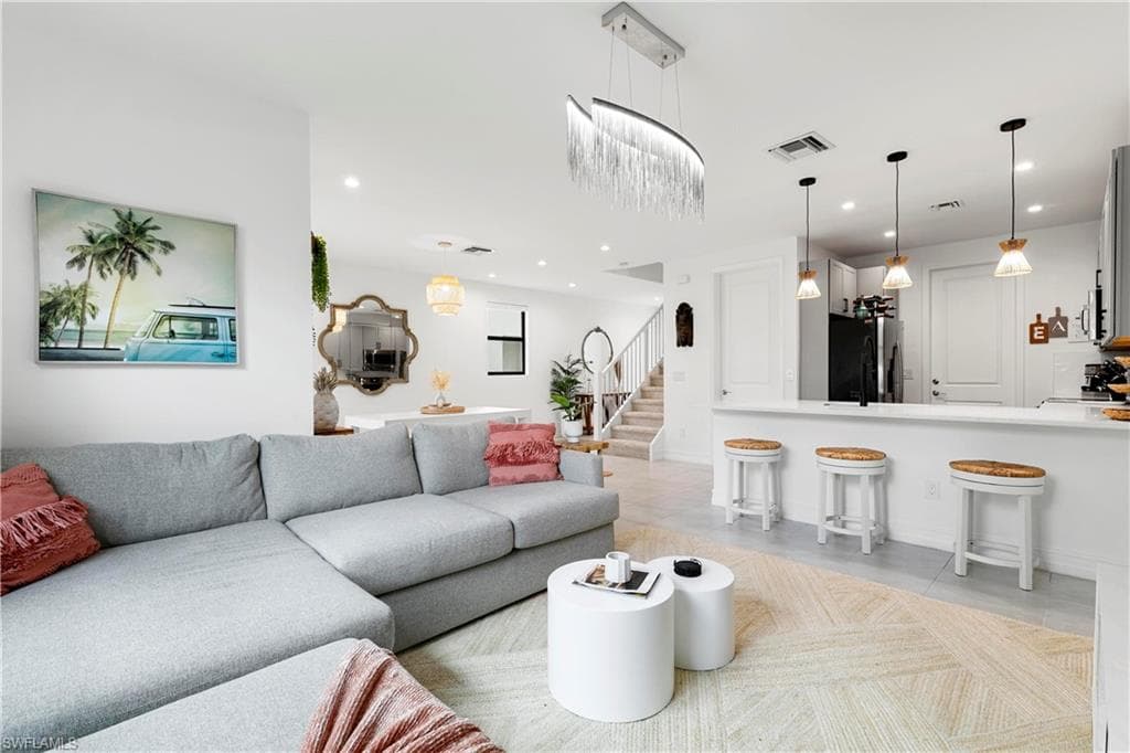 7578 Rockefeller DR, NAPLES FL 34119-12