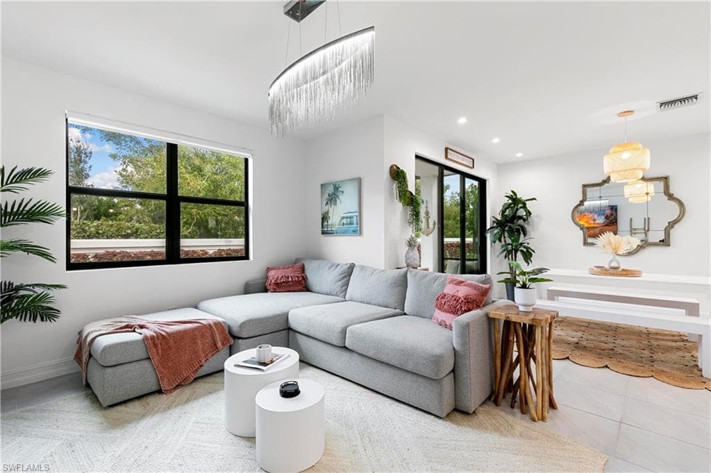 7578 Rockefeller DR, NAPLES FL 34119-11