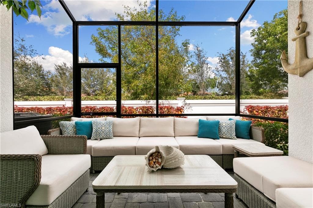 7578 Rockefeller DR, NAPLES FL 34119-19