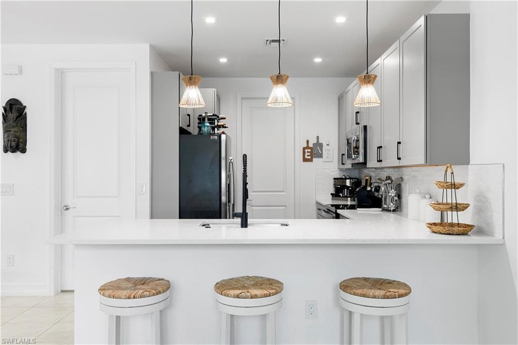 7578 Rockefeller DR, NAPLES FL 34119-13