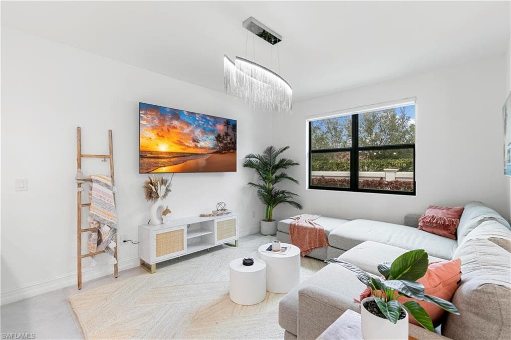 7578 Rockefeller DR, NAPLES FL 34119-10