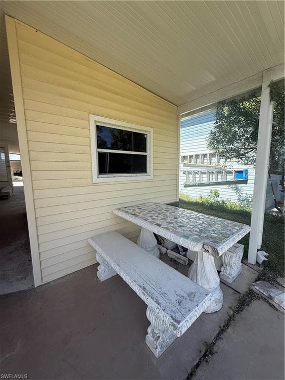 350 Shoreland DR, FORT MYERS FL 33905-35