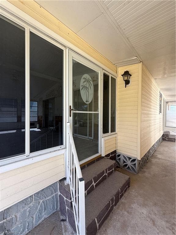 350 Shoreland DR, FORT MYERS FL 33905-29