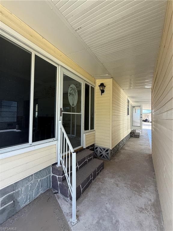 350 Shoreland DR, FORT MYERS FL 33905-34