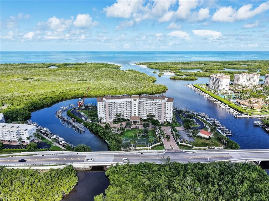 13105 Vanderbilt DR # 909, NAPLES FL 34110-9