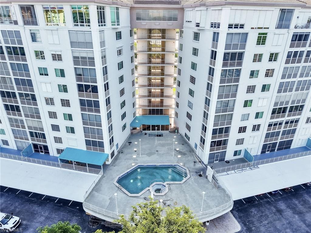 13105 Vanderbilt DR # 909, NAPLES FL 34110-40