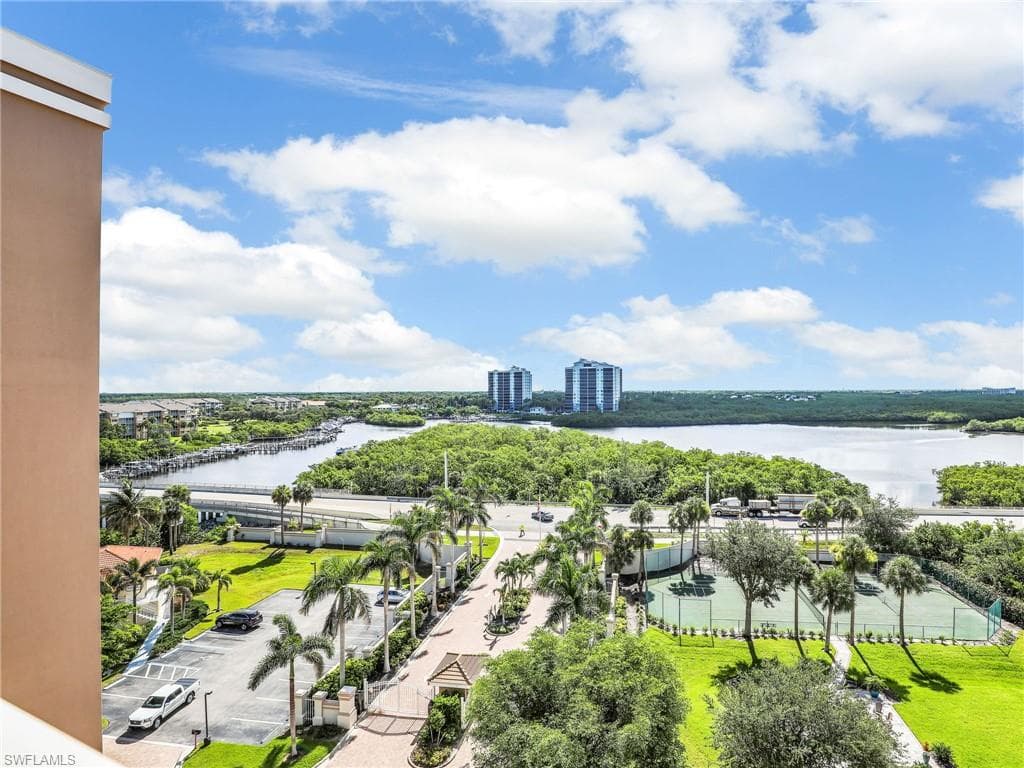 13105 Vanderbilt DR # 909, NAPLES FL 34110-39