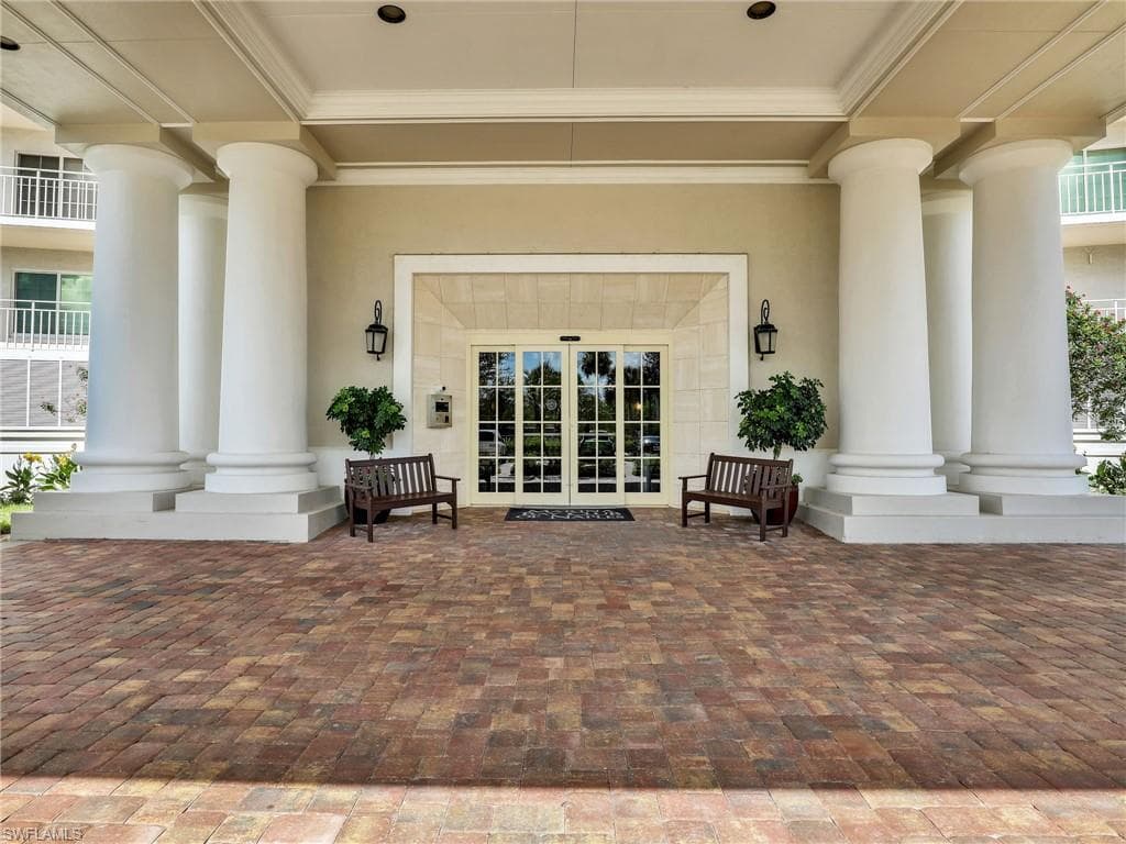 13105 Vanderbilt DR # 909, NAPLES FL 34110-38