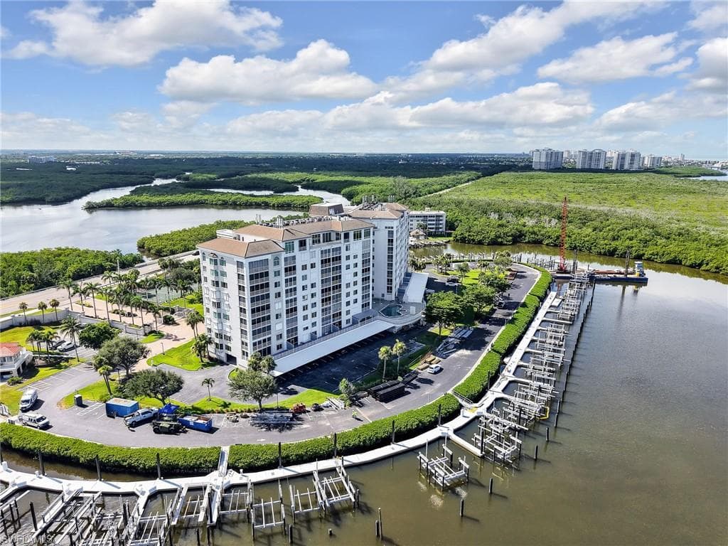 13105 Vanderbilt DR # 909, NAPLES FL 34110-3