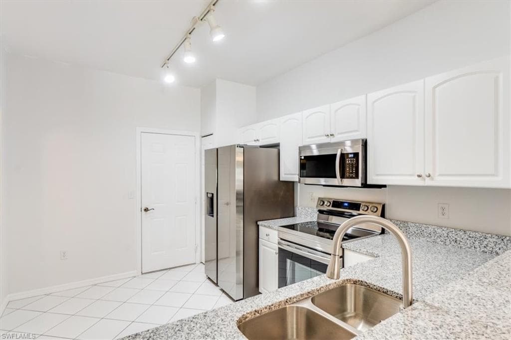 3635 Pine Oak CIR # 102, FORT MYERS FL 33916-11