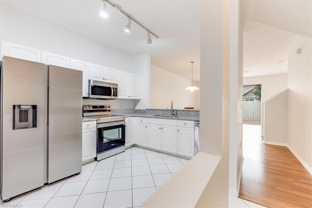 3635 Pine Oak CIR # 102, FORT MYERS FL 33916-10