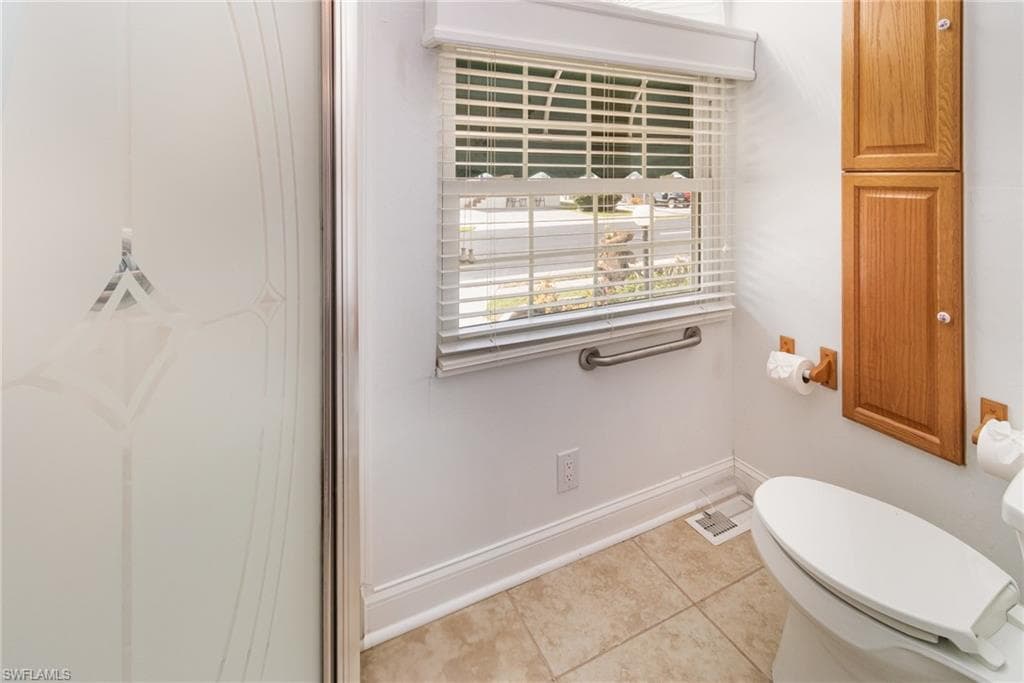 3048 Crystal Lake DR, NAPLES FL 34120-22