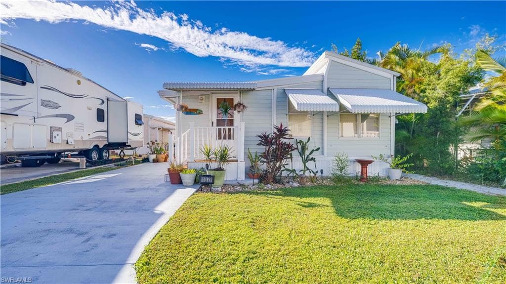 11077 Sunburst LN, FORT MYERS FL 33908-26