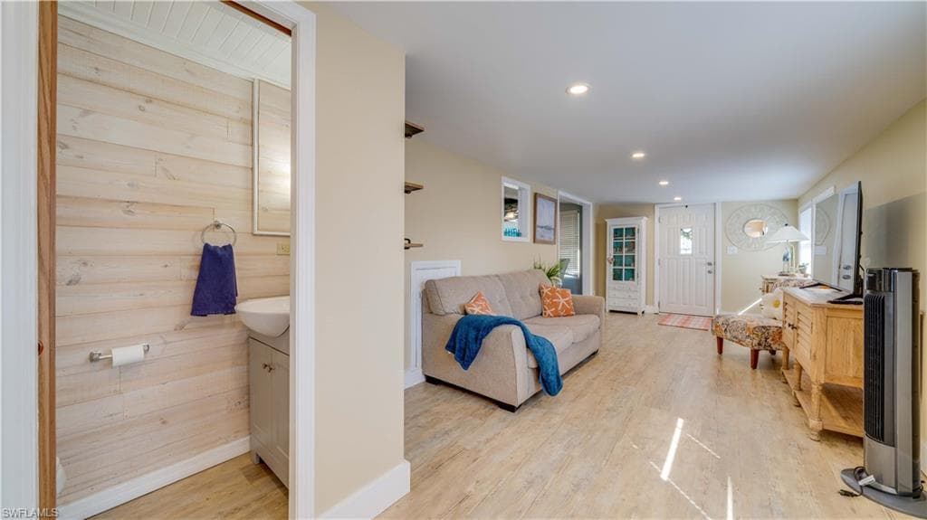 11077 Sunburst LN, FORT MYERS FL 33908-5