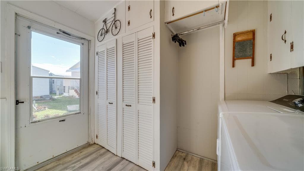 11077 Sunburst LN, FORT MYERS FL 33908-23