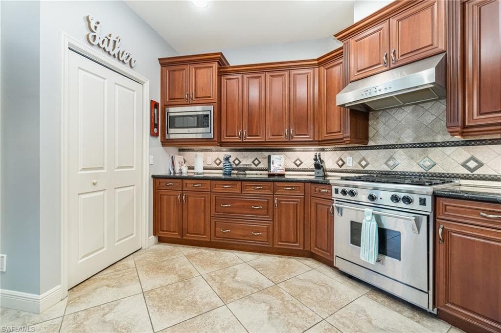 15753 Caloosa Creek CIR-17