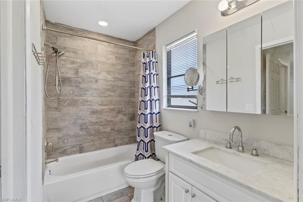 18417 Lee RD, FORT MYERS FL 33967-16