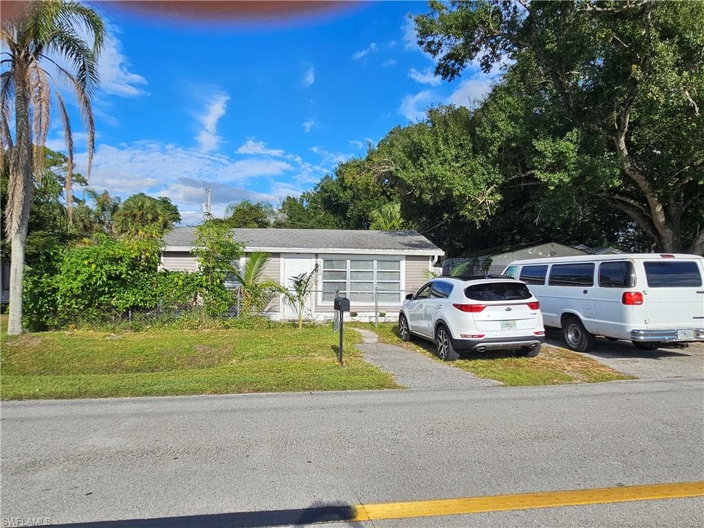 1322 Old Bridge RD, NORTH FORT MYERS FL 33917-1