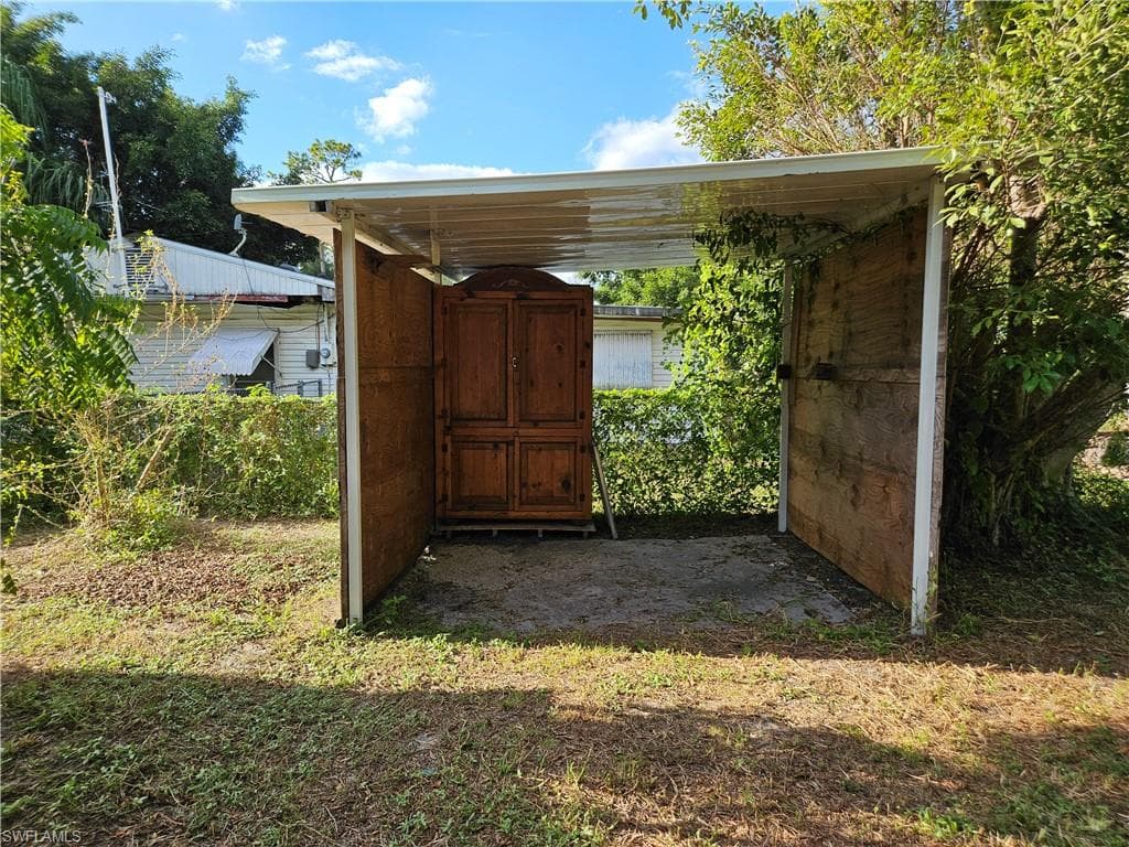 1322 Old Bridge RD, NORTH FORT MYERS FL 33917-25