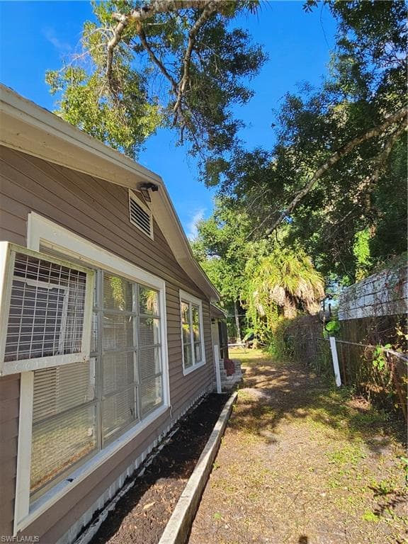 1322 Old Bridge RD, NORTH FORT MYERS FL 33917-21
