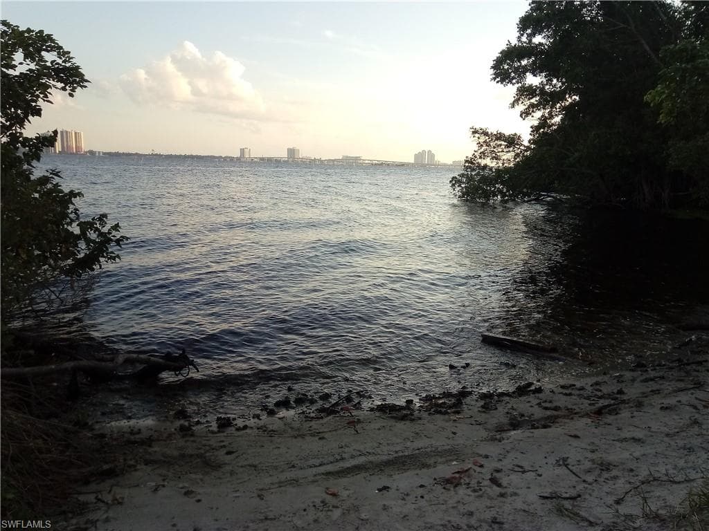 1322 Old Bridge RD, NORTH FORT MYERS FL 33917-31