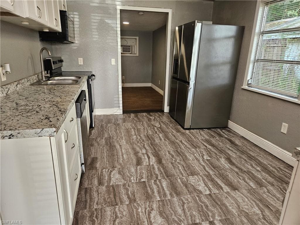 1322 Old Bridge RD, NORTH FORT MYERS FL 33917-4