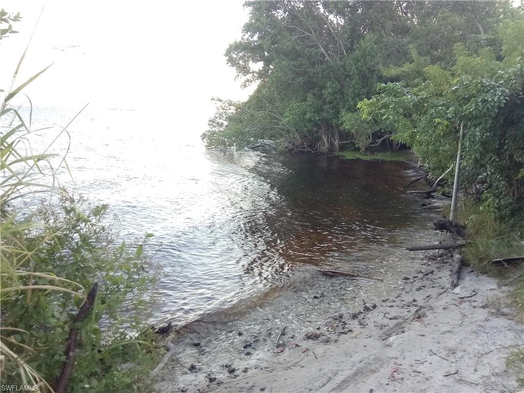 1322 Old Bridge RD, NORTH FORT MYERS FL 33917-29