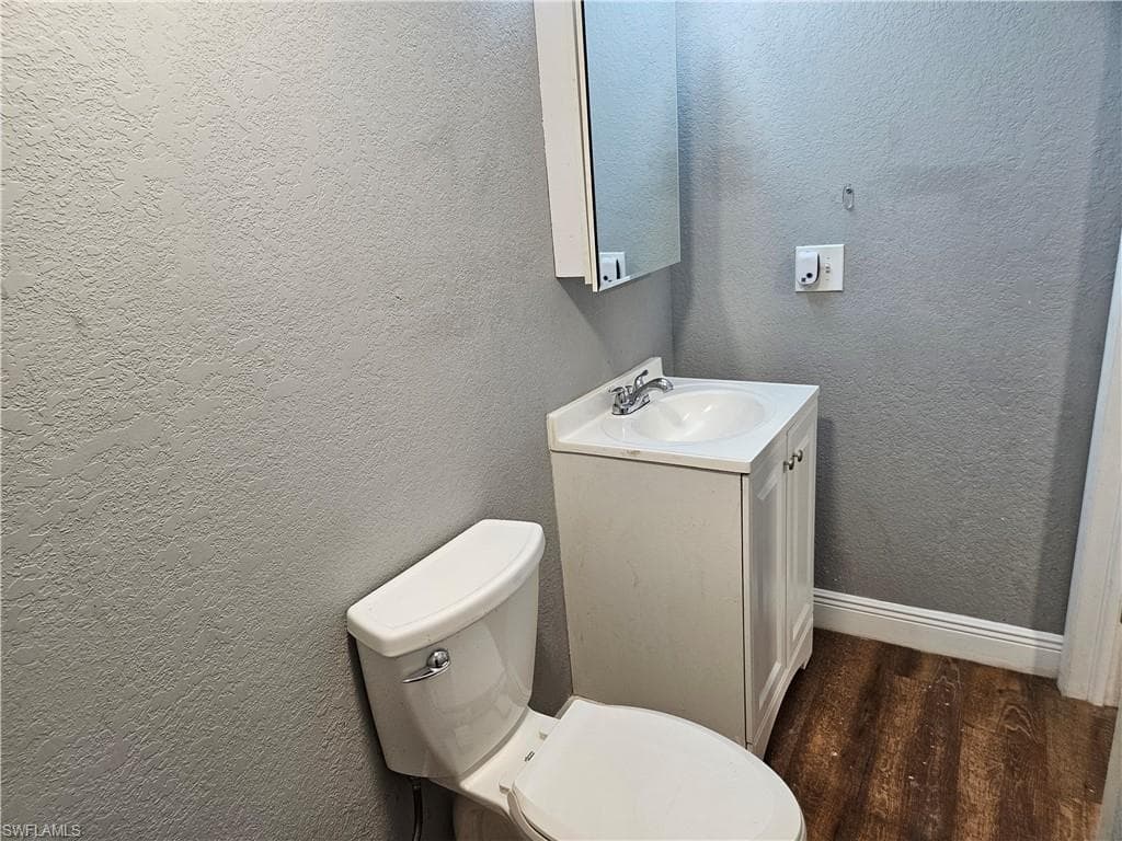 1322 Old Bridge RD, NORTH FORT MYERS FL 33917-10