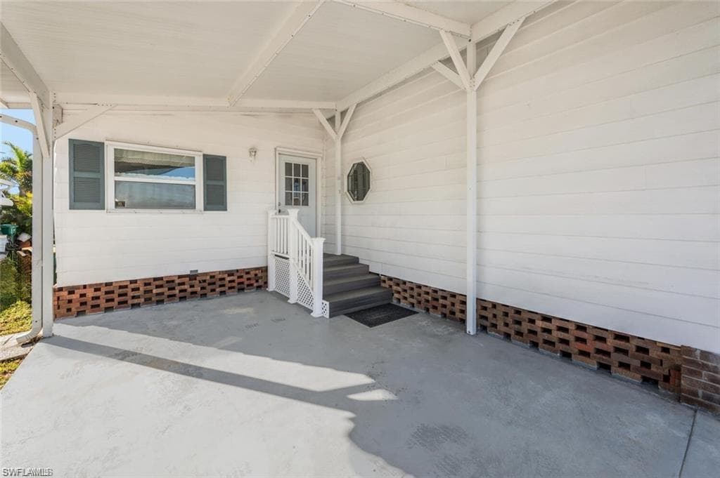 89 Pacific WAY # 89, NAPLES FL 34104-1