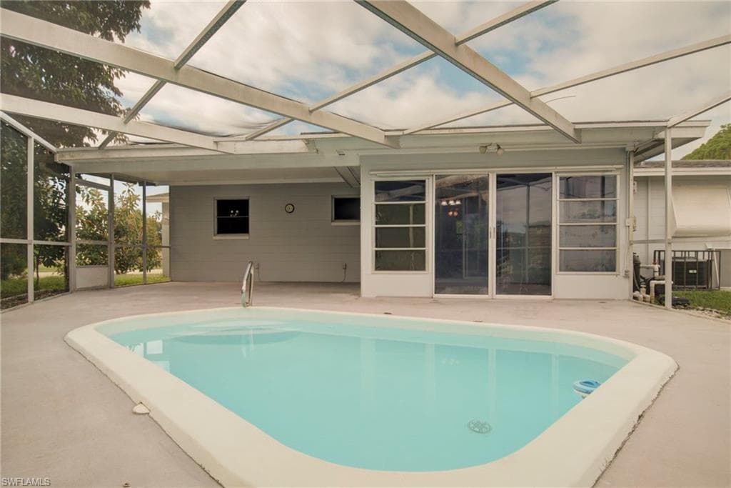 326 Canyon DR N, LEHIGH ACRES FL 33936-19