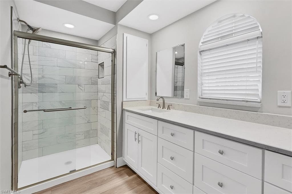 17585 Blackfriar DR, FORT MYERS FL 33908-16