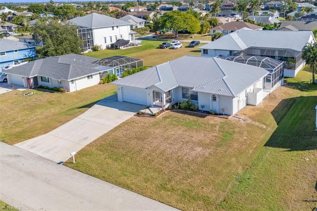 17585 Blackfriar DR, FORT MYERS FL 33908-35