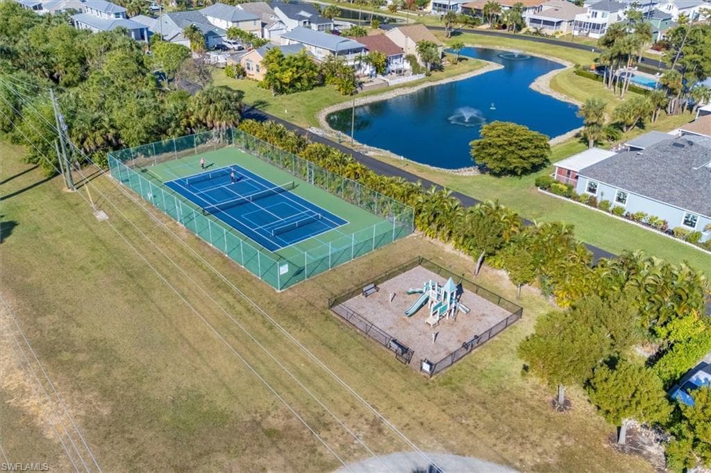 17585 Blackfriar DR, FORT MYERS FL 33908-30